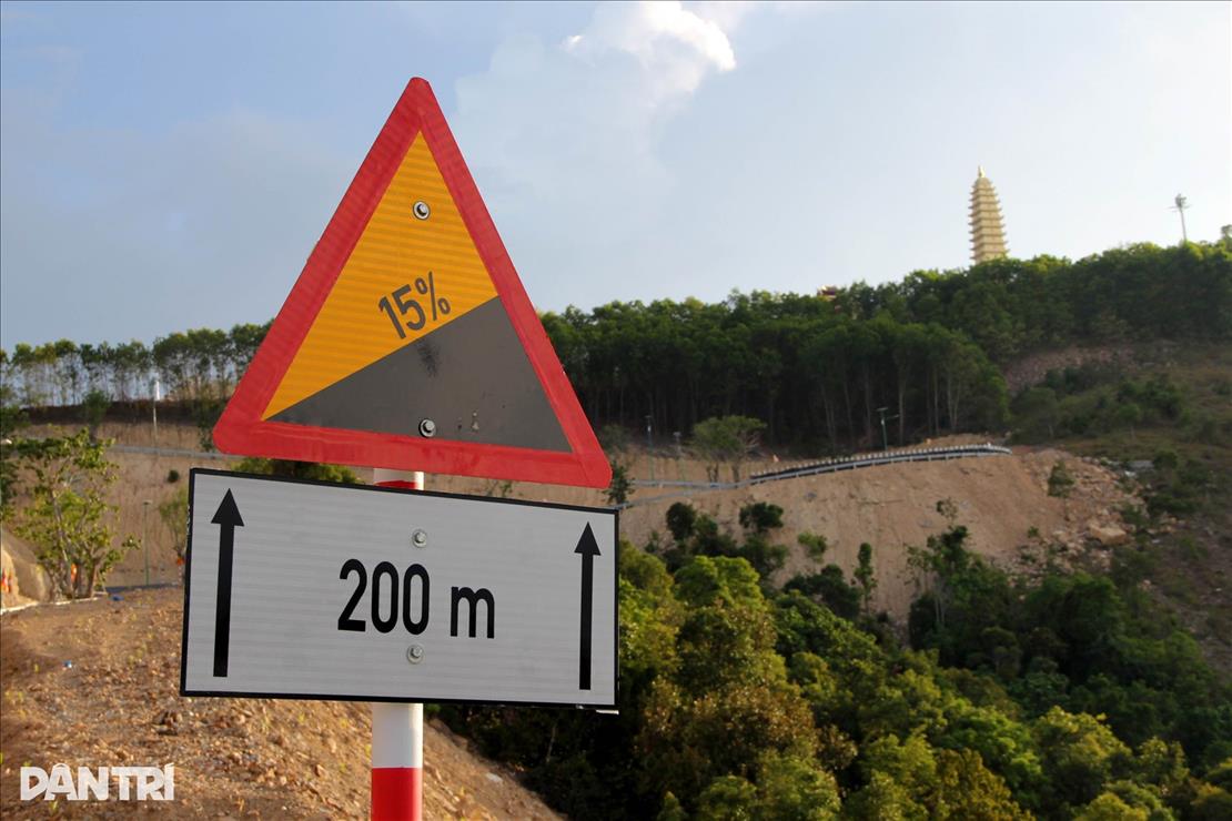 chua-truc-lam-phung-thuy-son-voi-bao-thap-13-tang (9).jpg